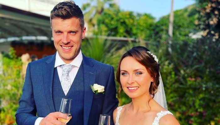 04E4F241-7F36-4033-8C6D-BCBD012A880F---Laura-39