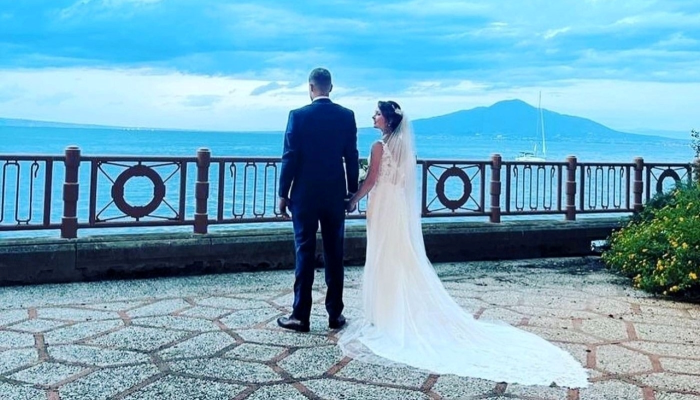 3B739D2F-BA0D-4C80-BFAD-2CAC35A8F184---Laura-39