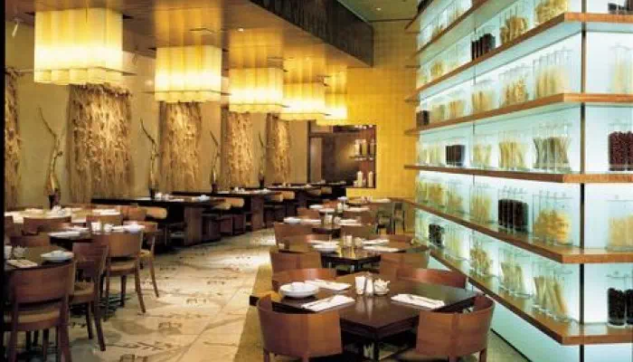 Bellagio_Noodles_DiningRoom_55394_low-373