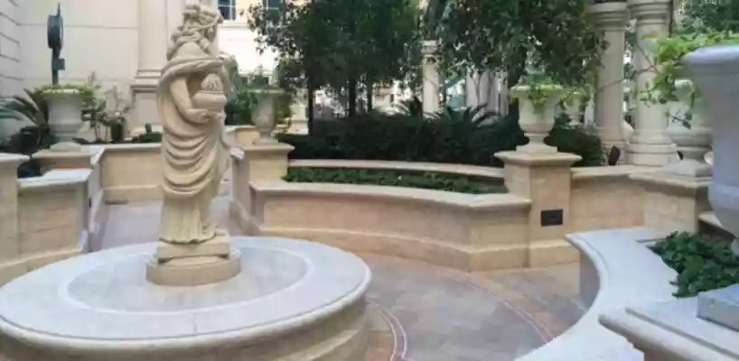 Venetian side garden courtyard