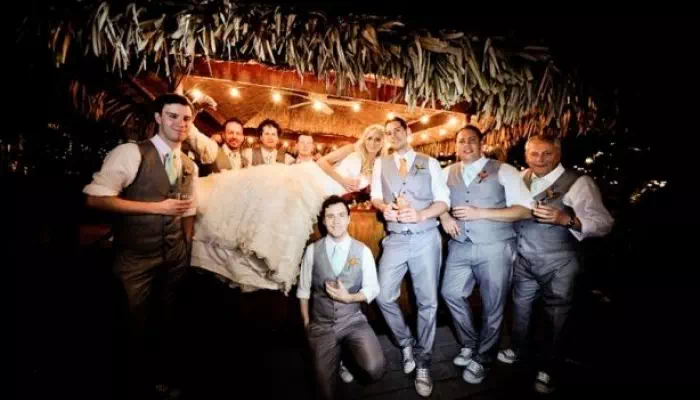 Paradise-Cove---tiki-bar-391